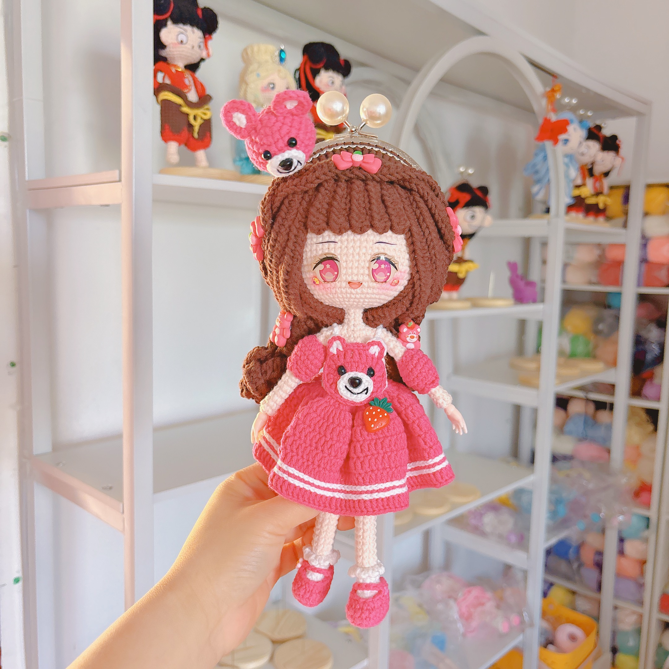 毛线钩织人偶口金包手工编织零钱包