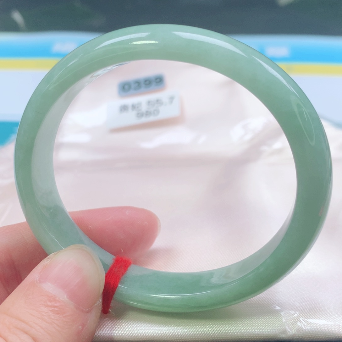 翡翠手镯（贵妃镯）未镶嵌0399号