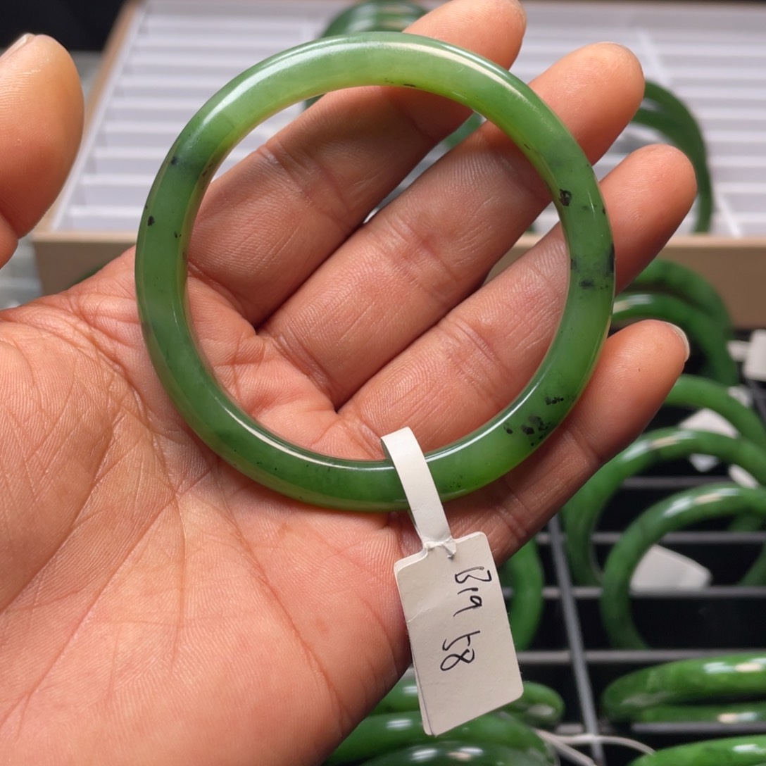 和田玉（碧玉）手镯未镶嵌