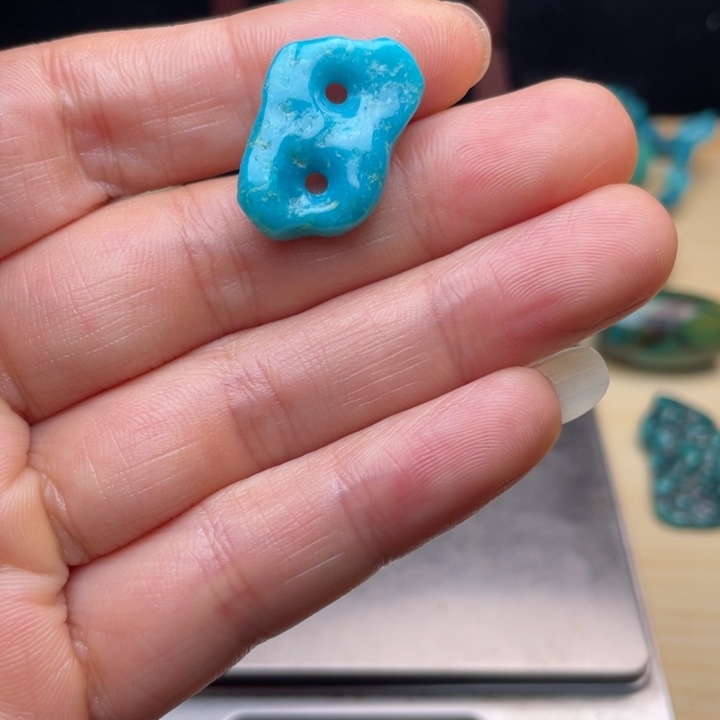 绿松石未镶嵌颈饰