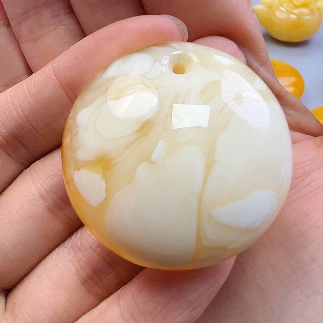 蜜蜡未镶嵌珠宝奇石