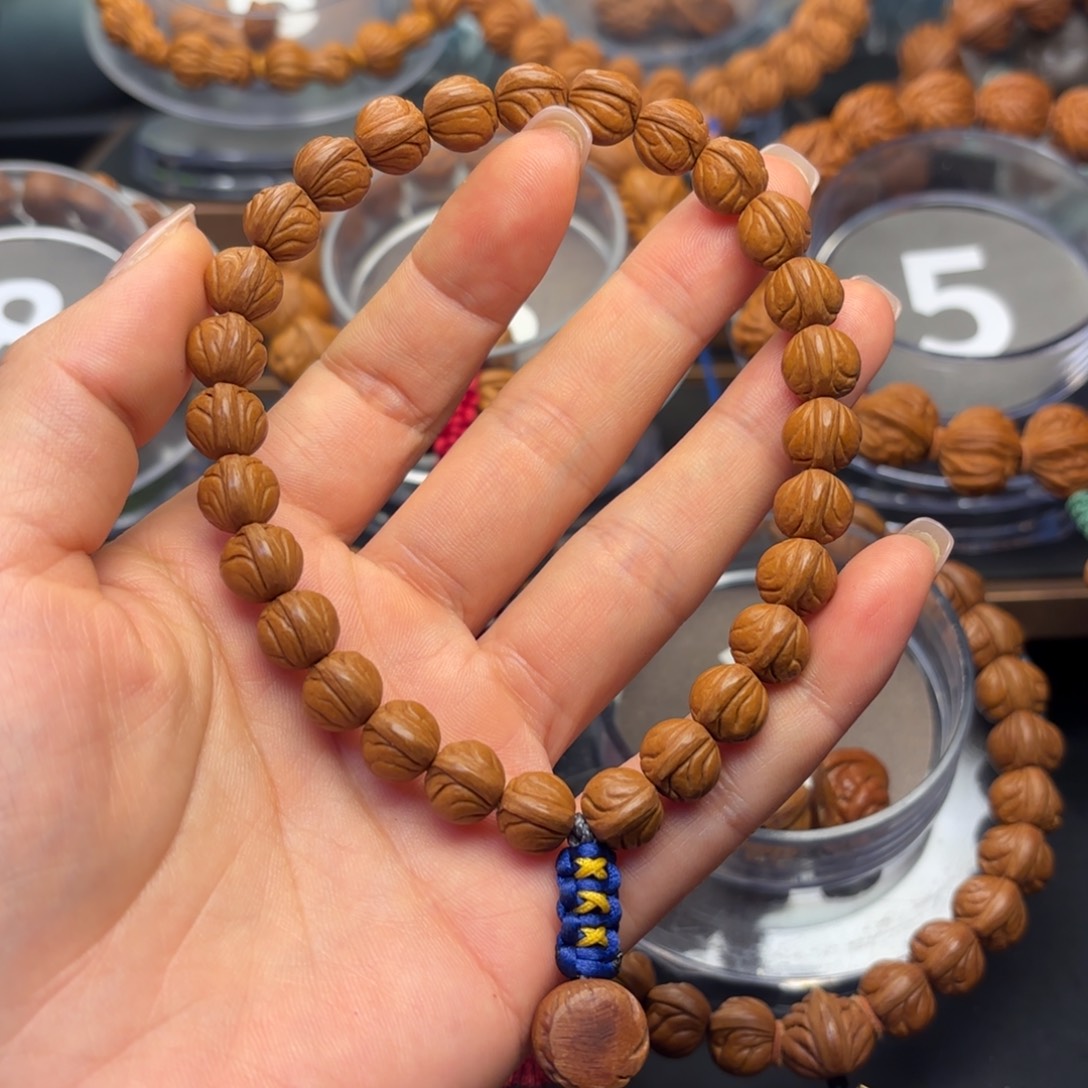 山***形桃核吊坠野生玉龙脊9➕手持