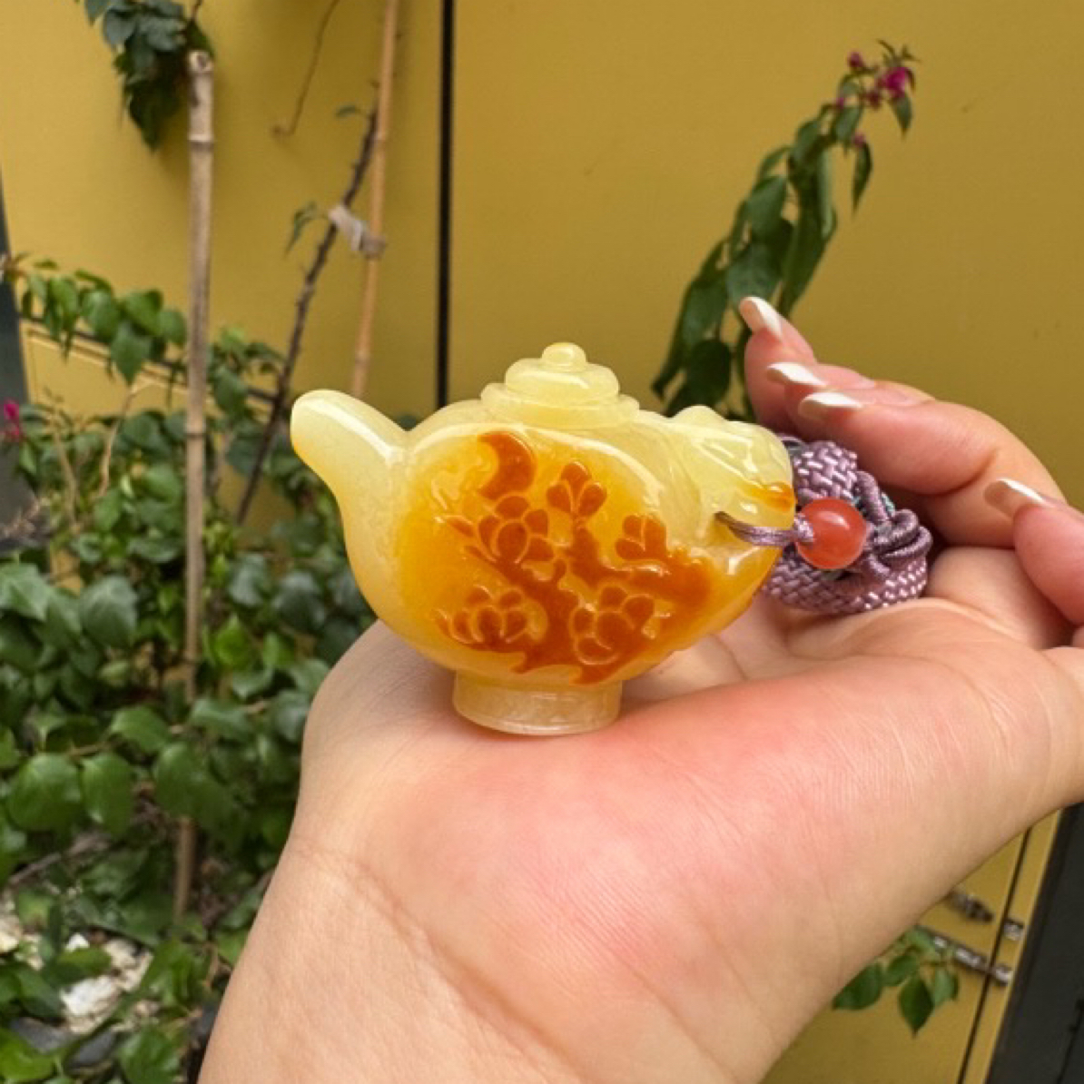 天然蜜蜡俏色巧雕茶壶 把把胡