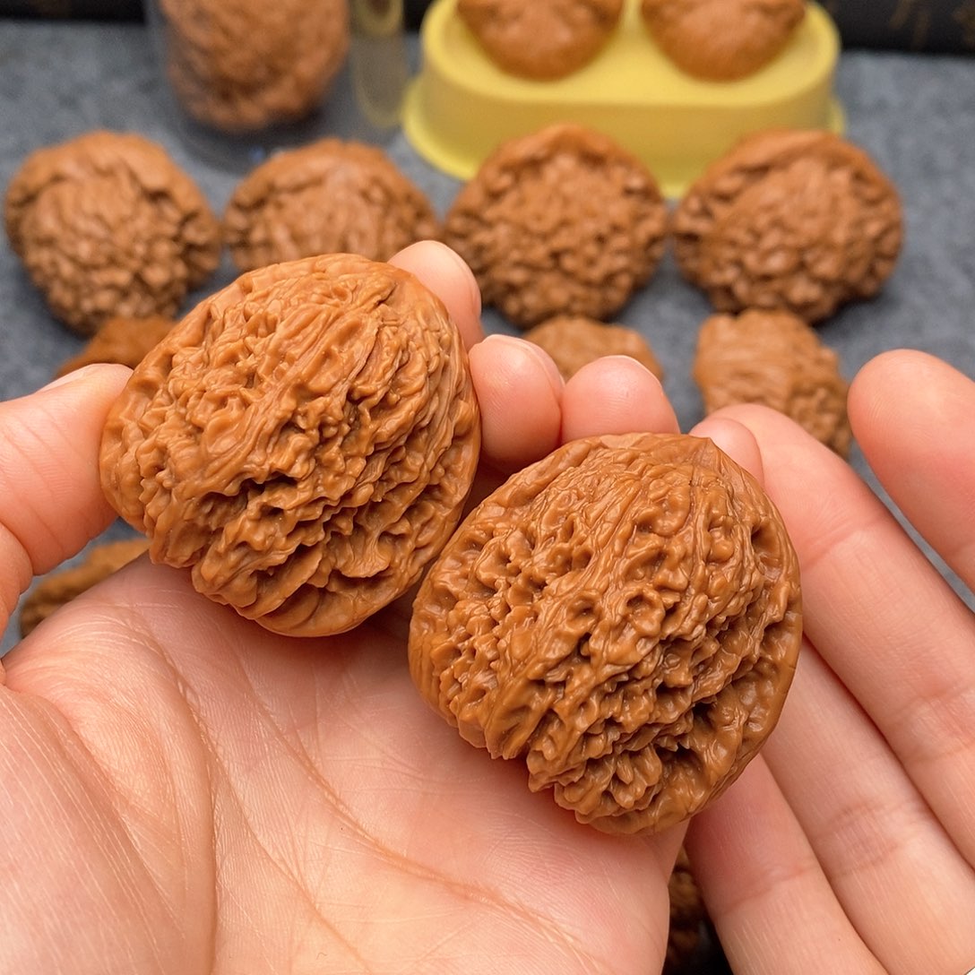 文玩核桃把件高炮凹底南疆石39尺