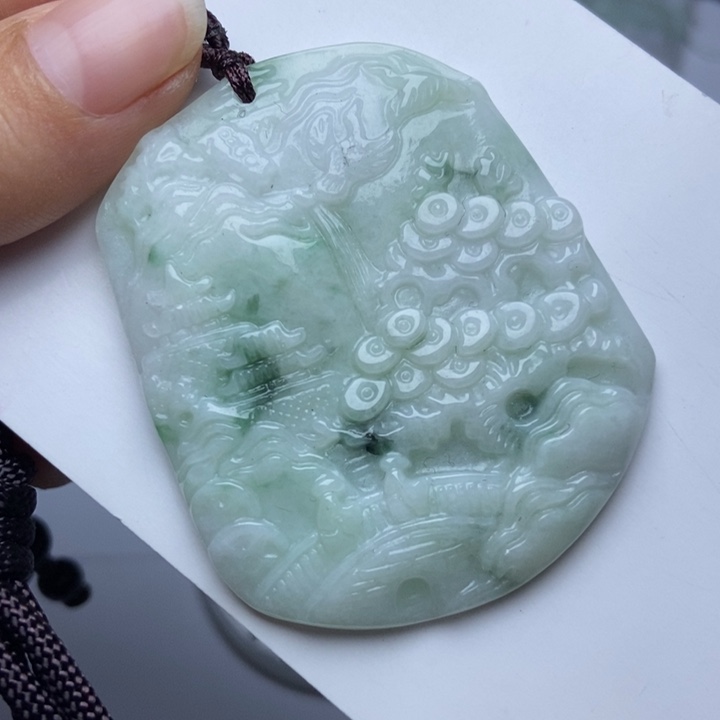 翡翠颈饰未镶嵌翡翠