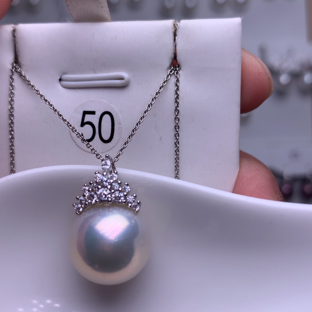 颈饰银S925镶嵌淡水珍珠E****?