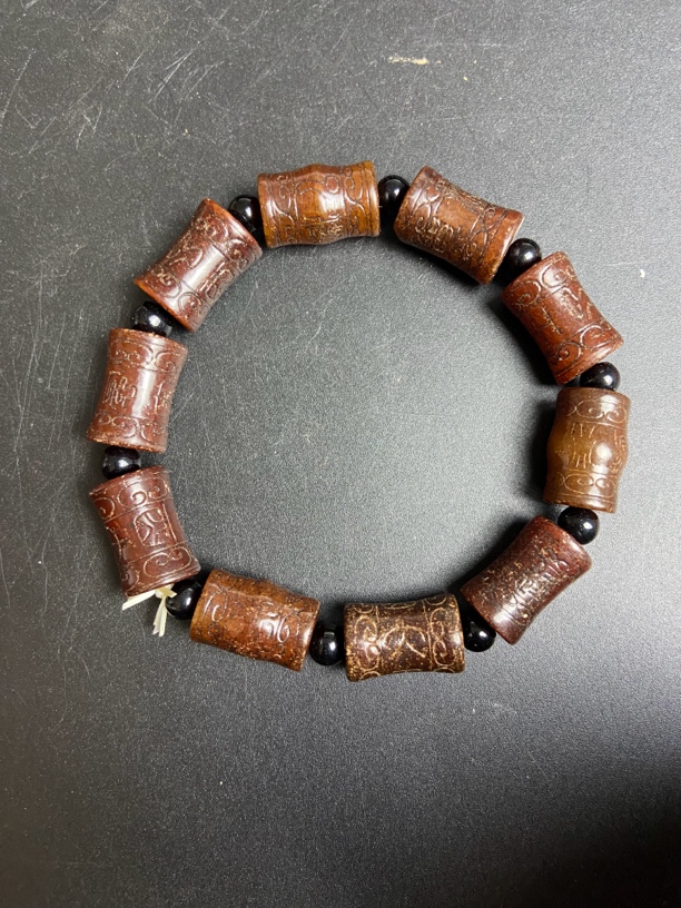 和田玉手串一串出