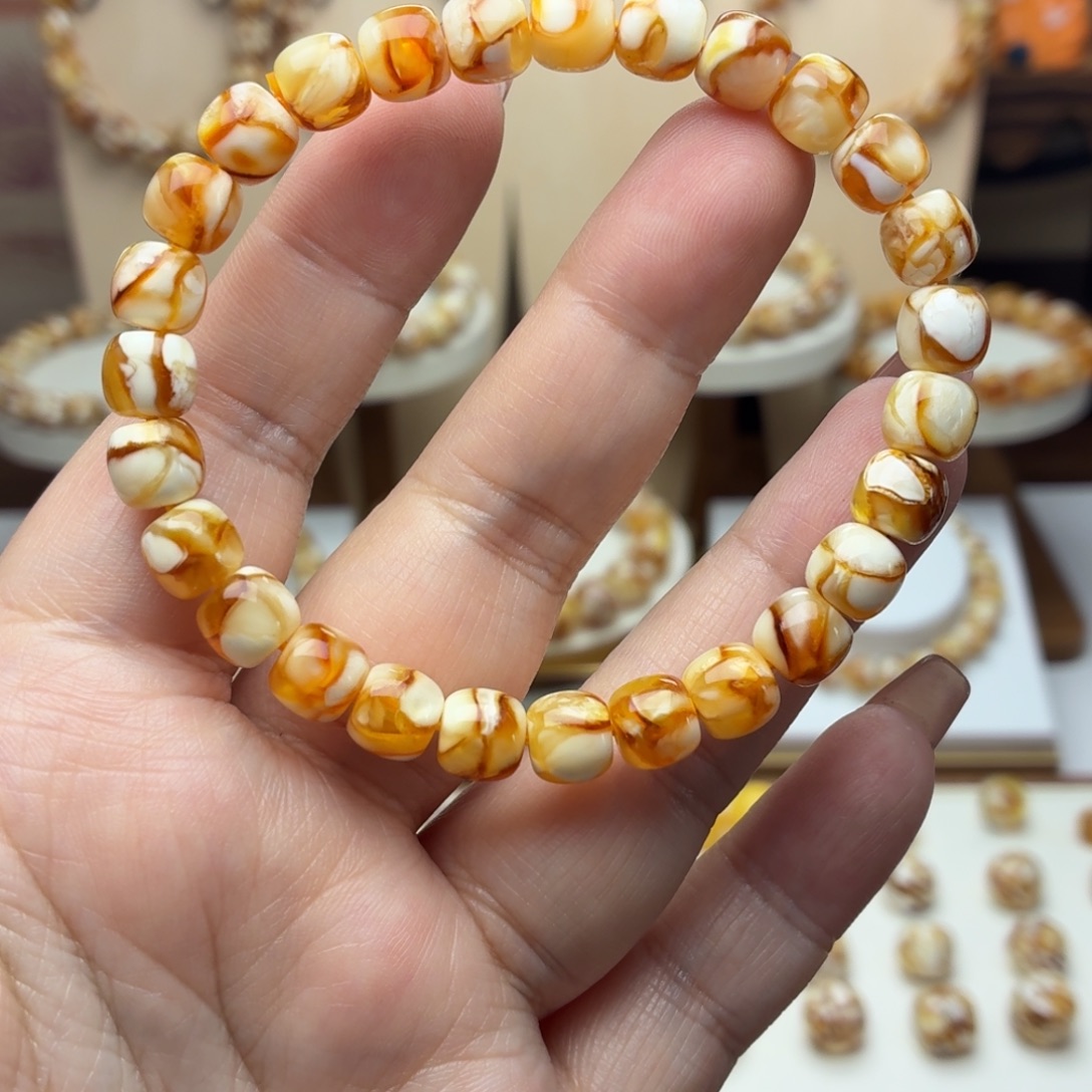 8mm沁色精工老型手串一条