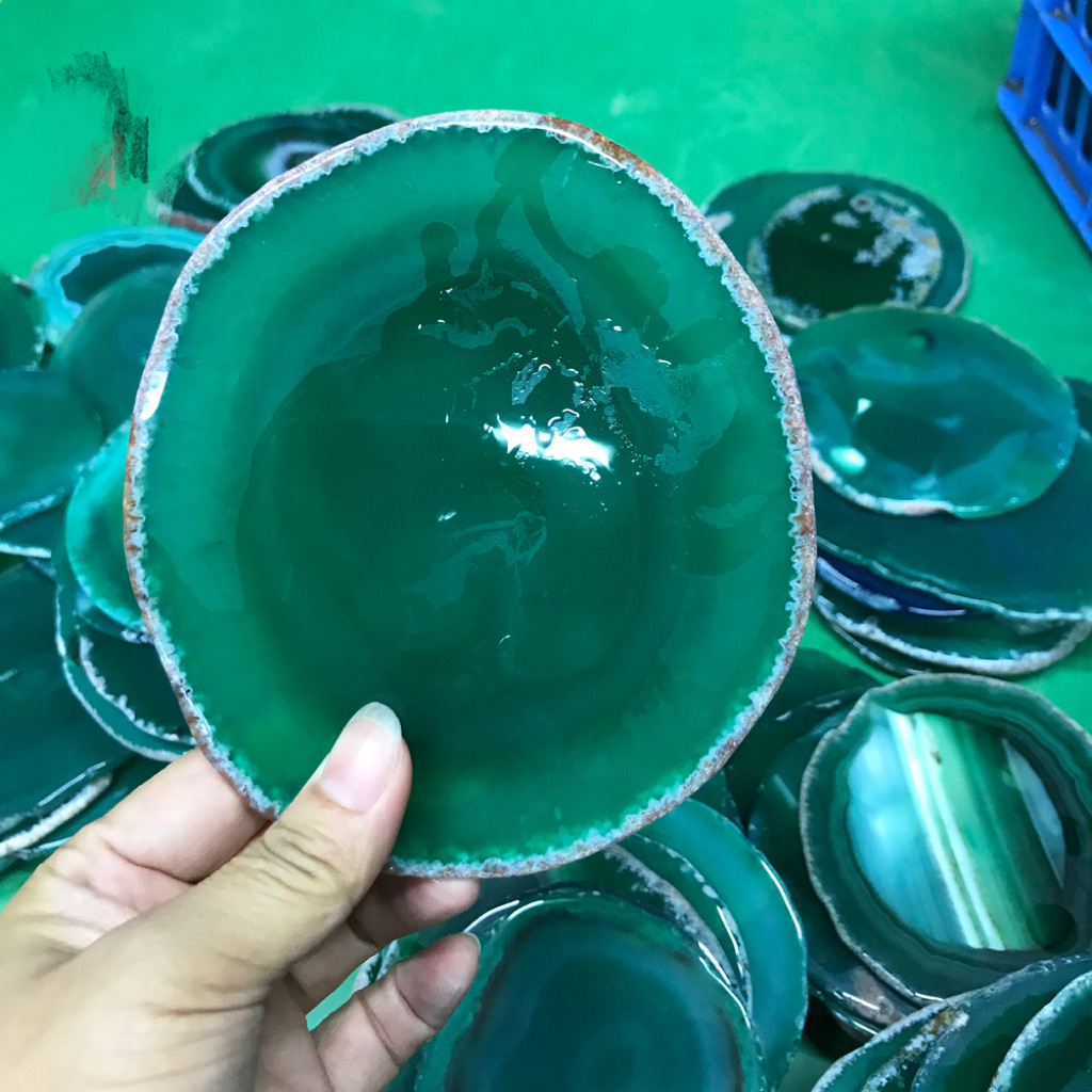 原产地厂家戈壁石杯垫彩色天然玛瑙原石切片饰品玛瑙切片家居摆件
