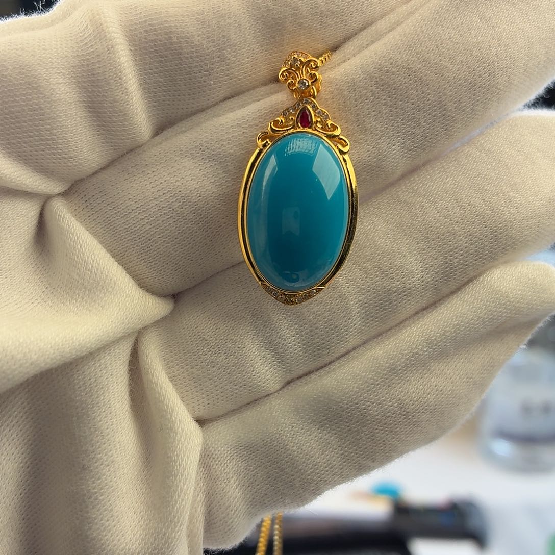 绿松石18K金镶嵌挂件