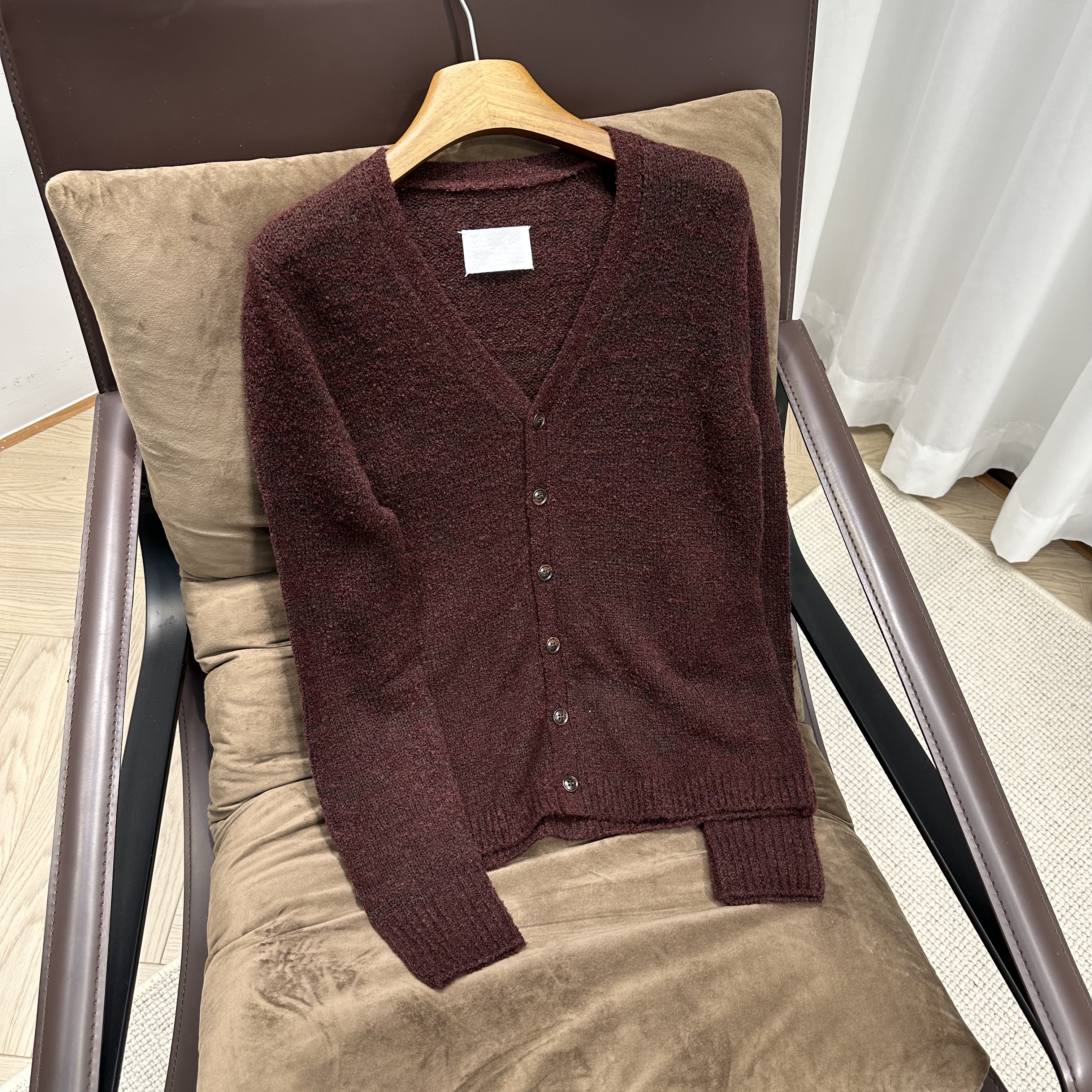 陈邓邓   25秋冬新款定织定染黑莓~V领羊毛混纺气质针织开衫 3087