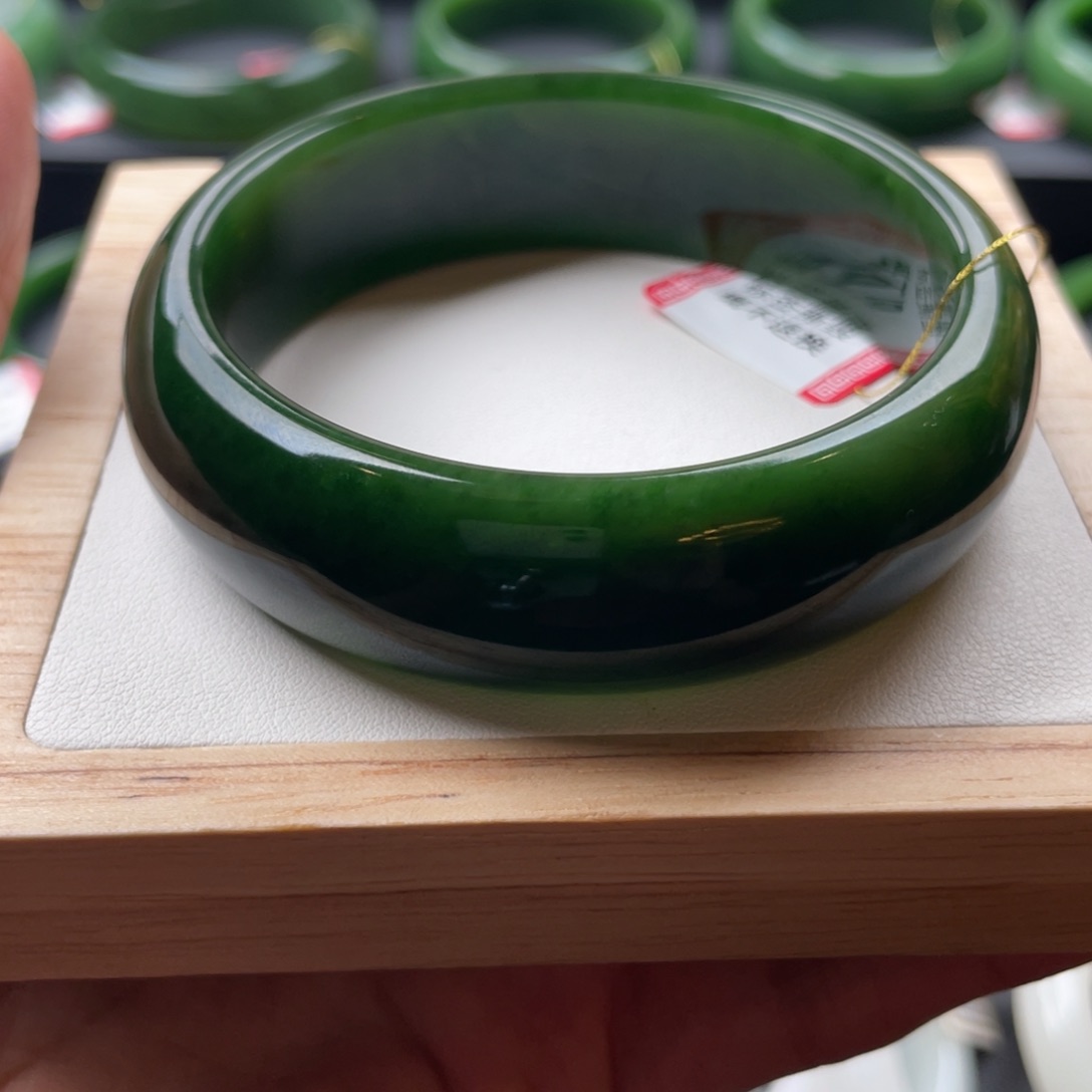 和田玉手镯未镶嵌慧*