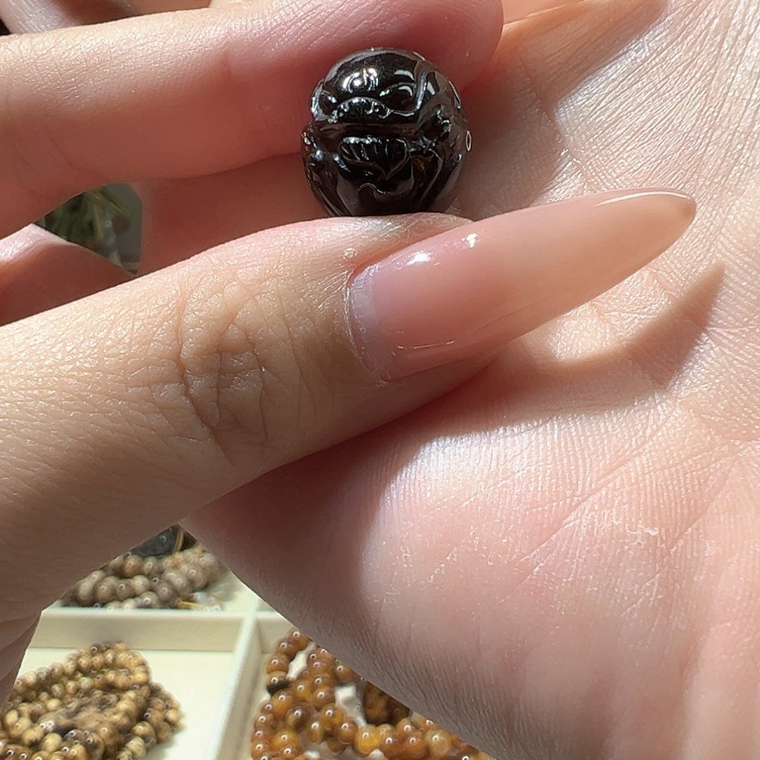 琥珀未镶嵌裸石抚顺翳珀貔貅