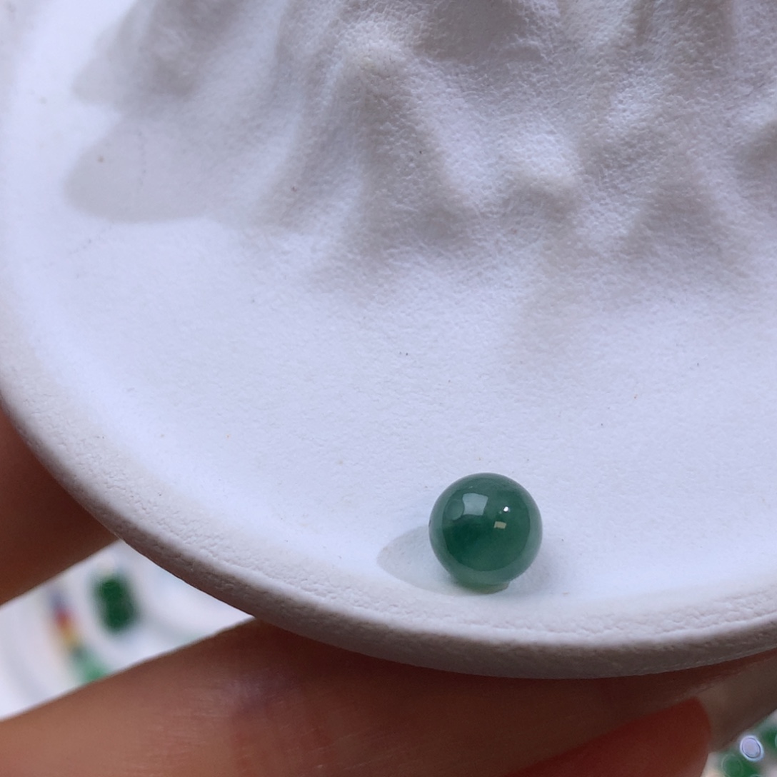 未镶嵌定制翡翠湖水绿色花 卡6.4