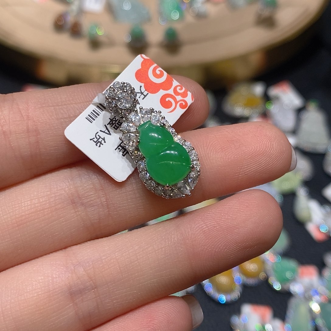 翡翠颈饰银S925镶嵌?****鲤天然翡翠