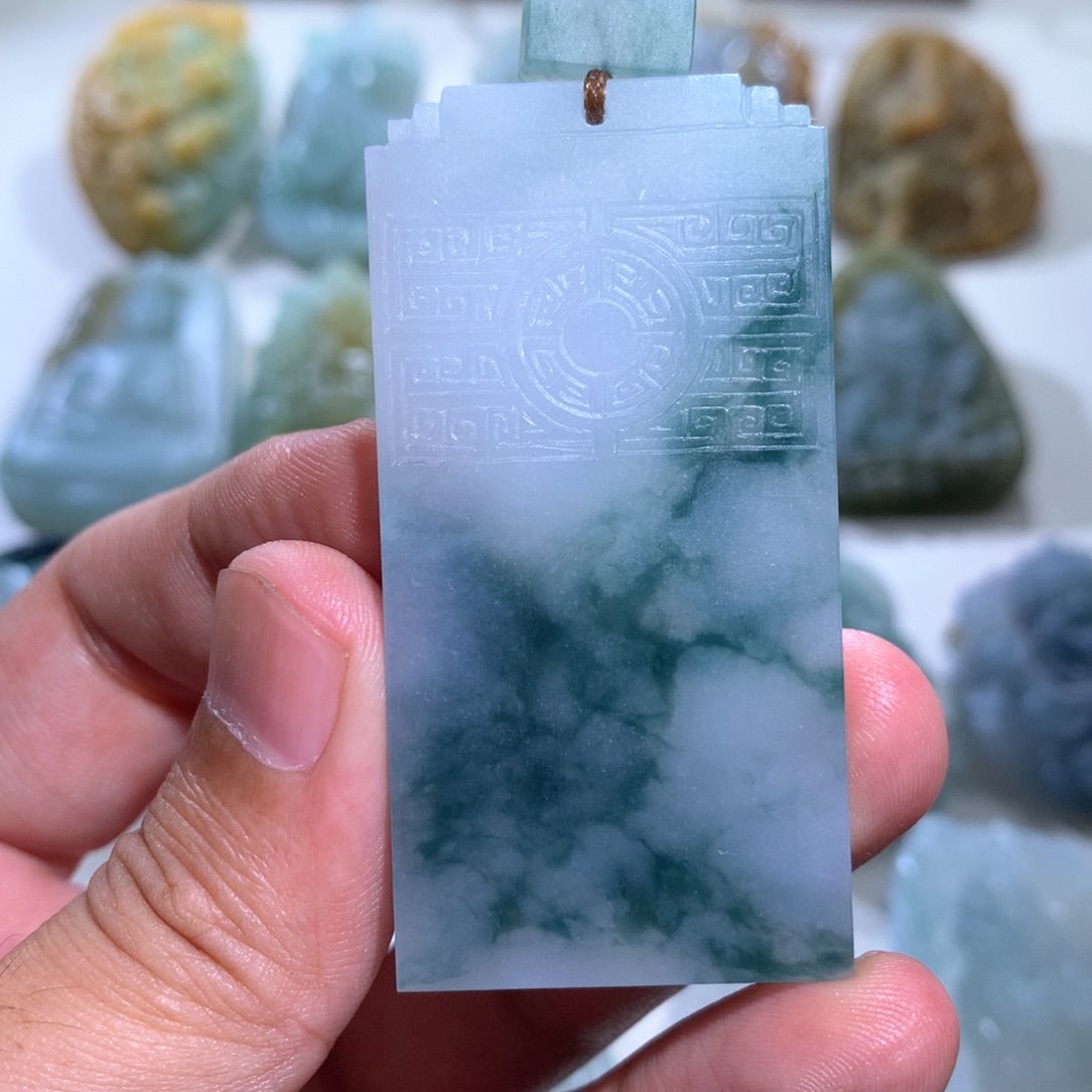 定制翡翠未镶嵌挂件