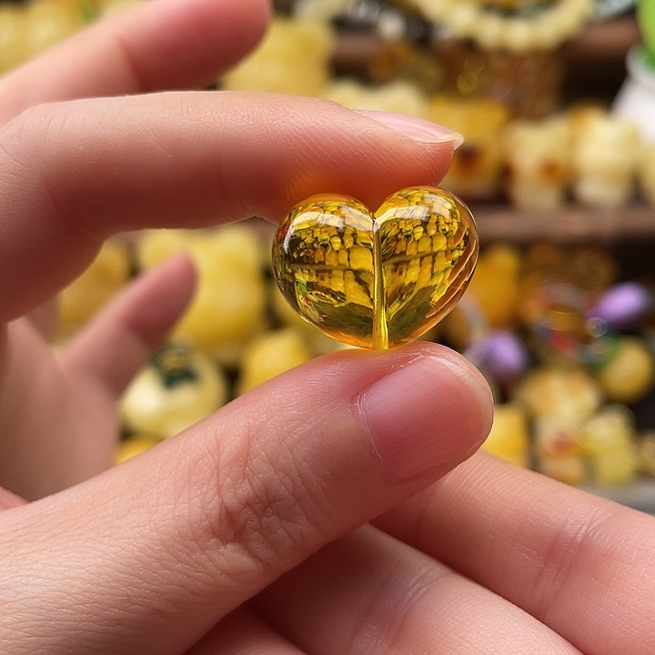 琥珀未镶嵌珠宝奇石