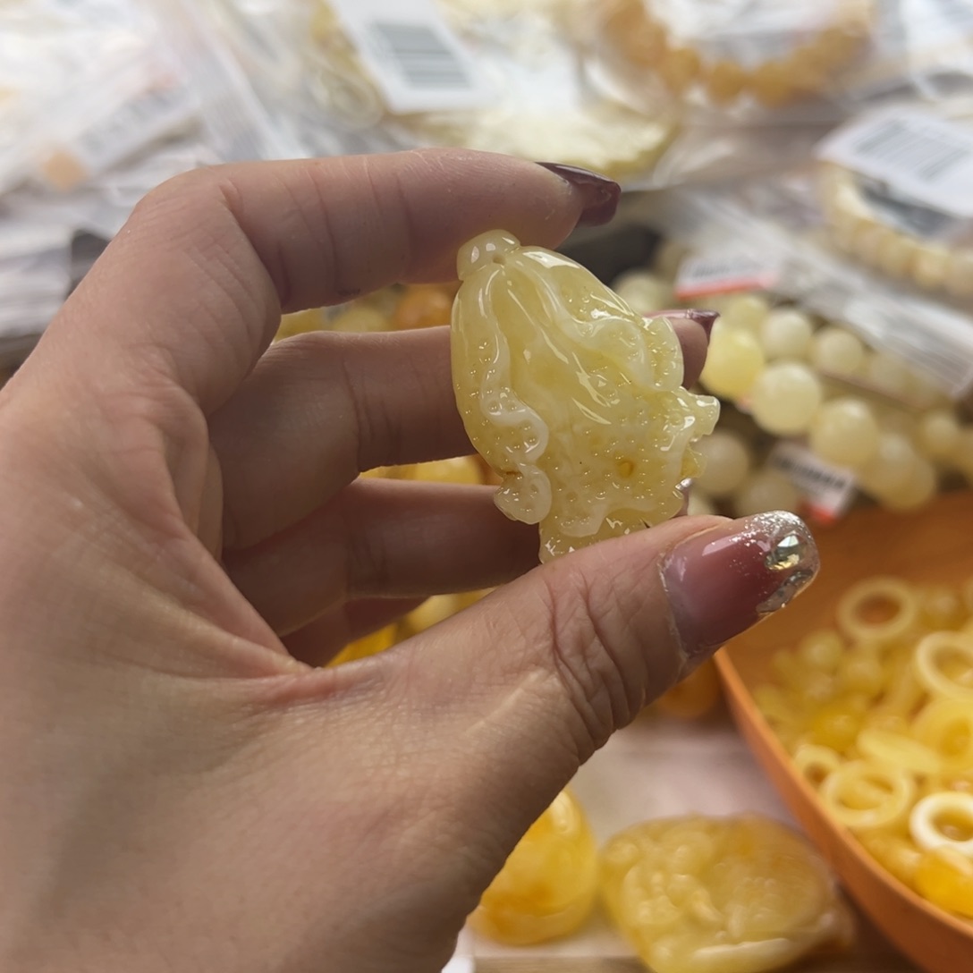 琥珀珠宝奇石未镶嵌