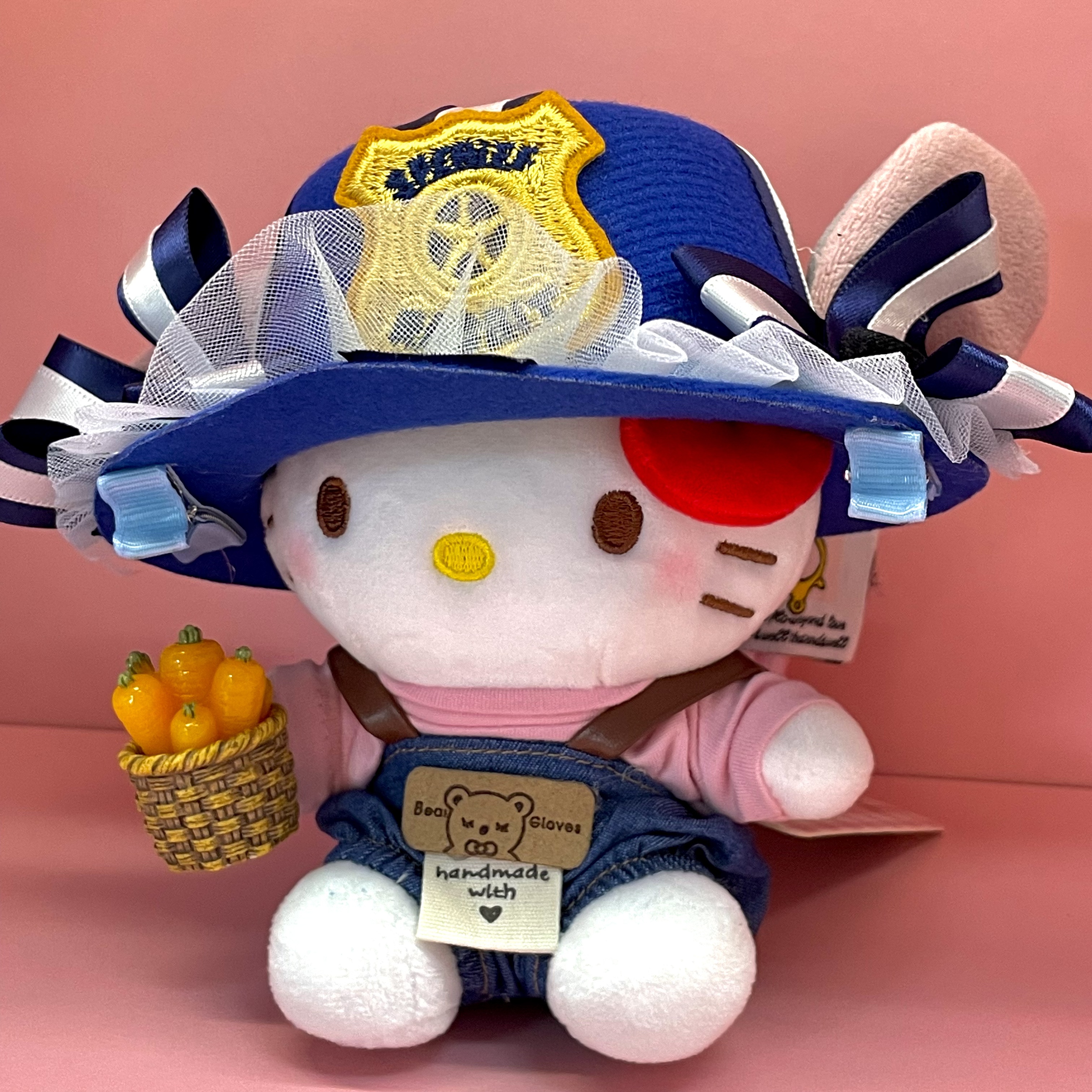 【新款】正版HelloKitty兔子警官二创包包挂件钥匙扣生日礼物Ins风