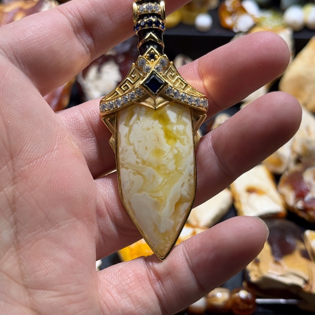 定制琥珀未镶嵌蜜蜡