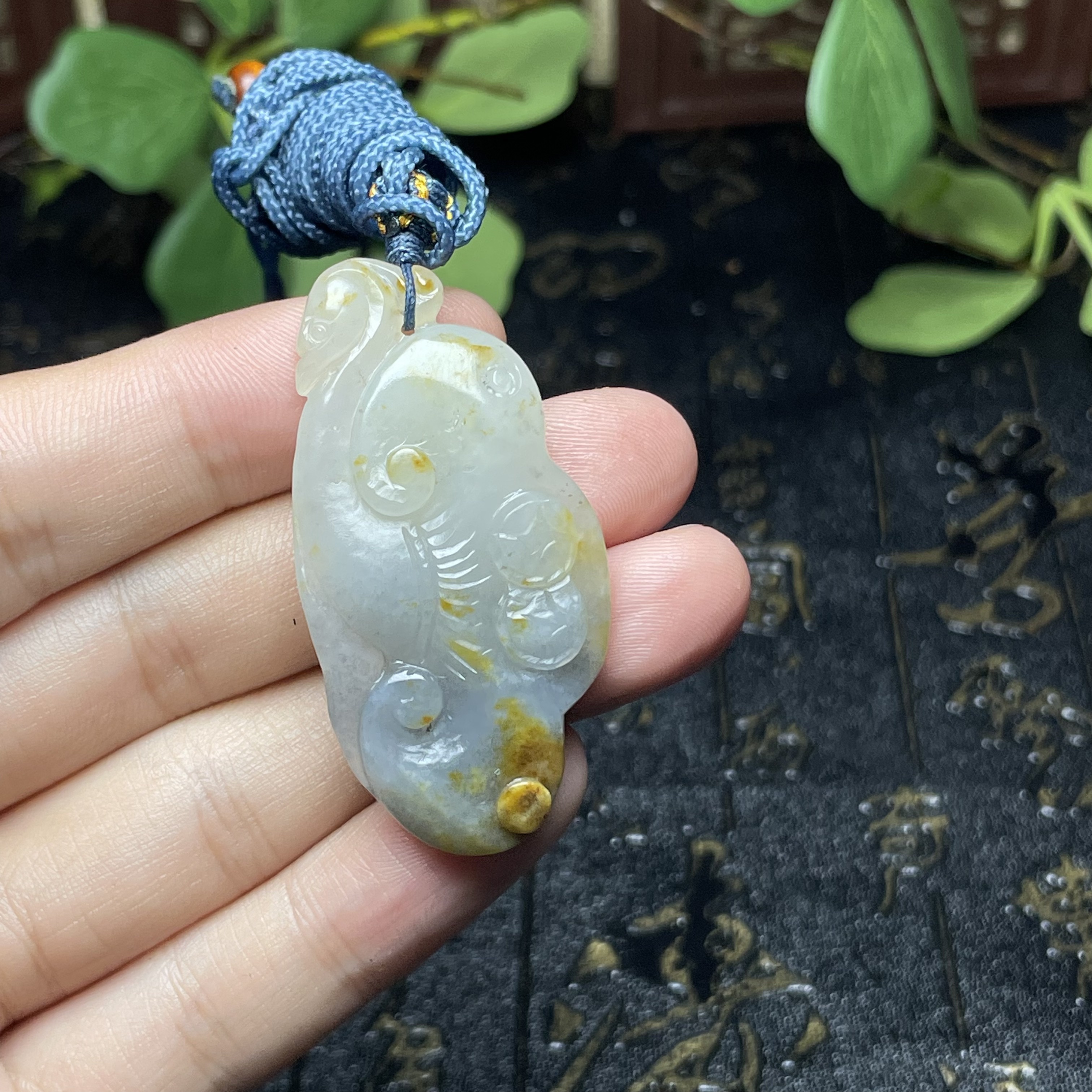 新疆和田玉独籽吊坠挂件黄沁皮青花如意 纯手工雕刻 男女款