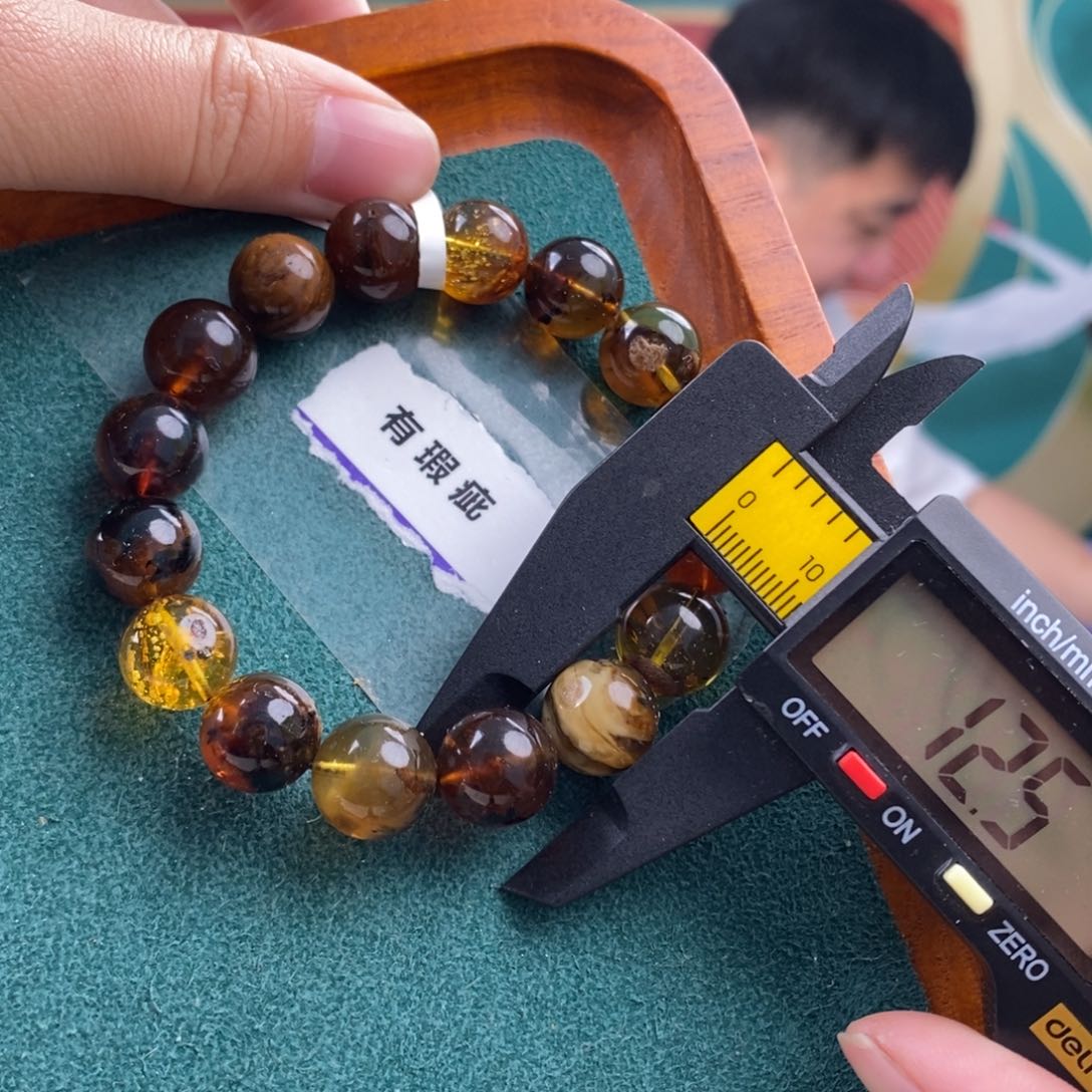 琥珀珠宝奇石未镶嵌