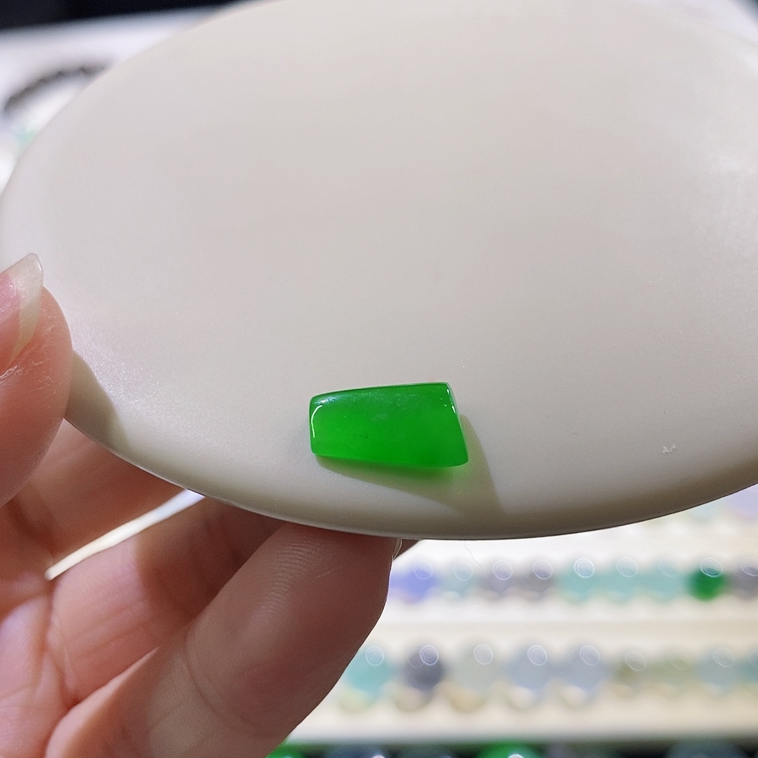 翡翠未镶嵌挂件随行