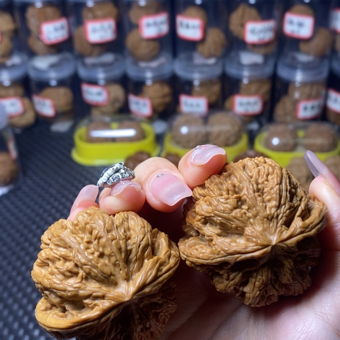 文玩核桃吊坠大粗筋50