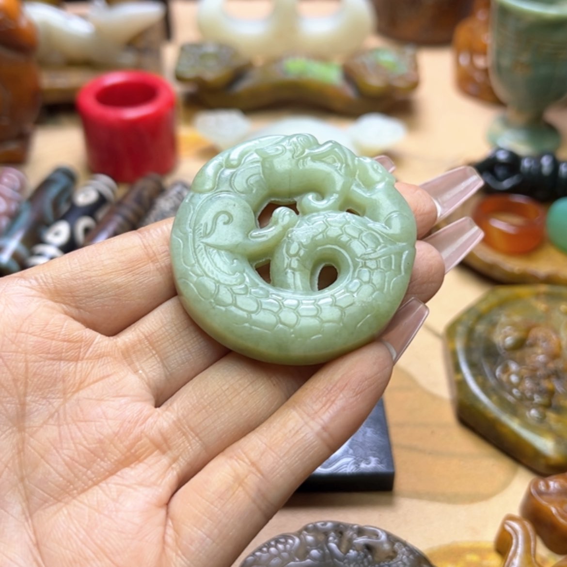 【闪购商品】蛇纹石玉颈饰未镶嵌