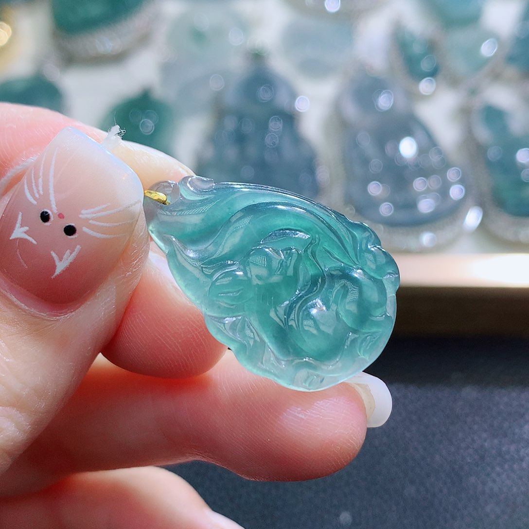 翡翠颈饰18K金镶嵌翡翠