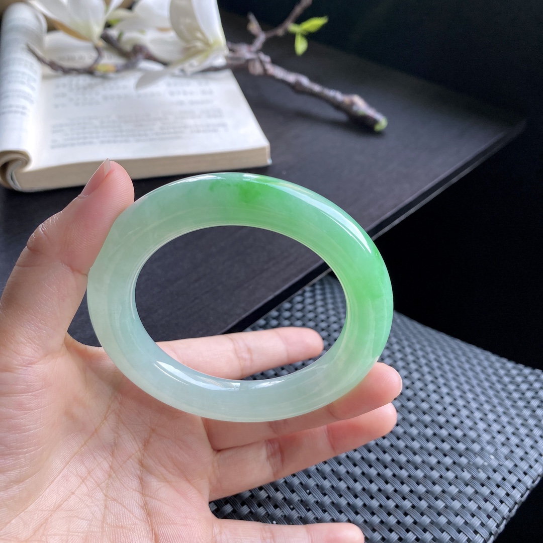 好色珠宝 圈口58缅甸老坑A货糯冰种阳绿圆条女款翡翠手镯