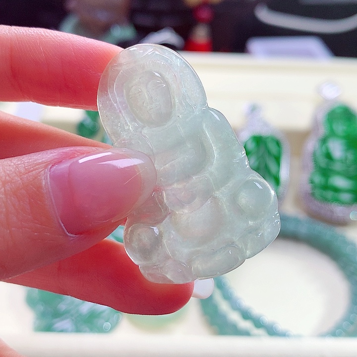 翡翠颈饰未镶嵌天然