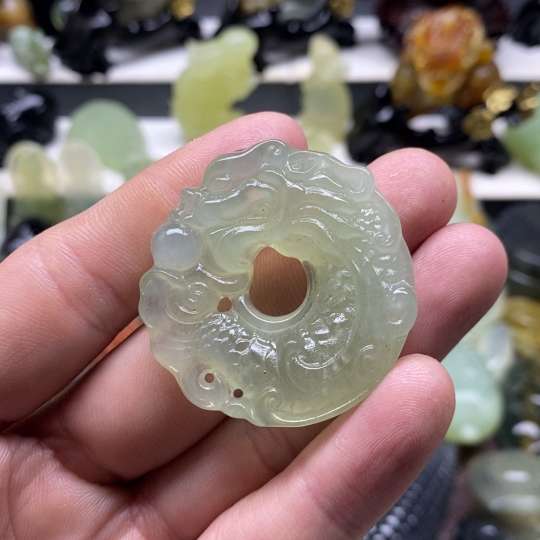 岫玉龙扣吊坠未镶嵌