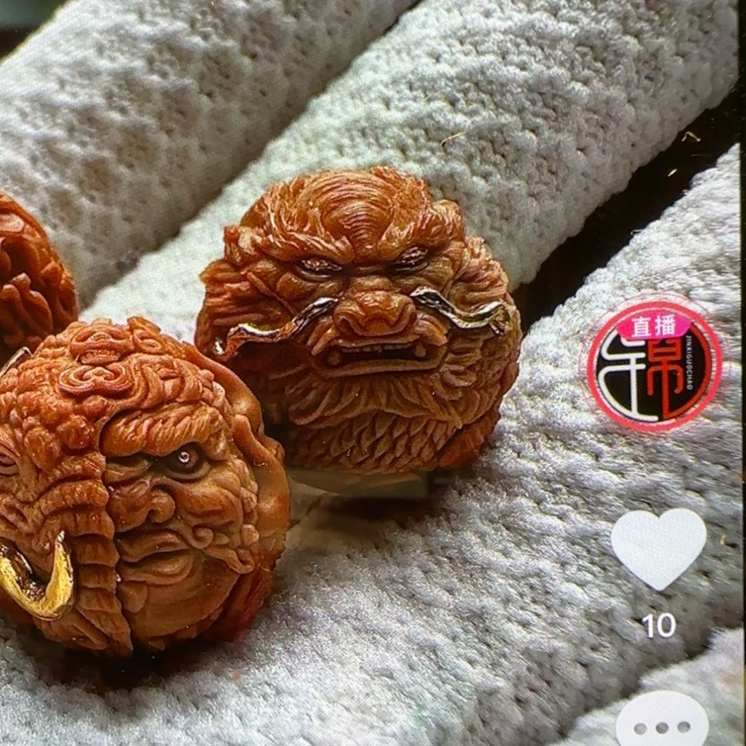 旺***邱猴头核桃吊坠龙珠