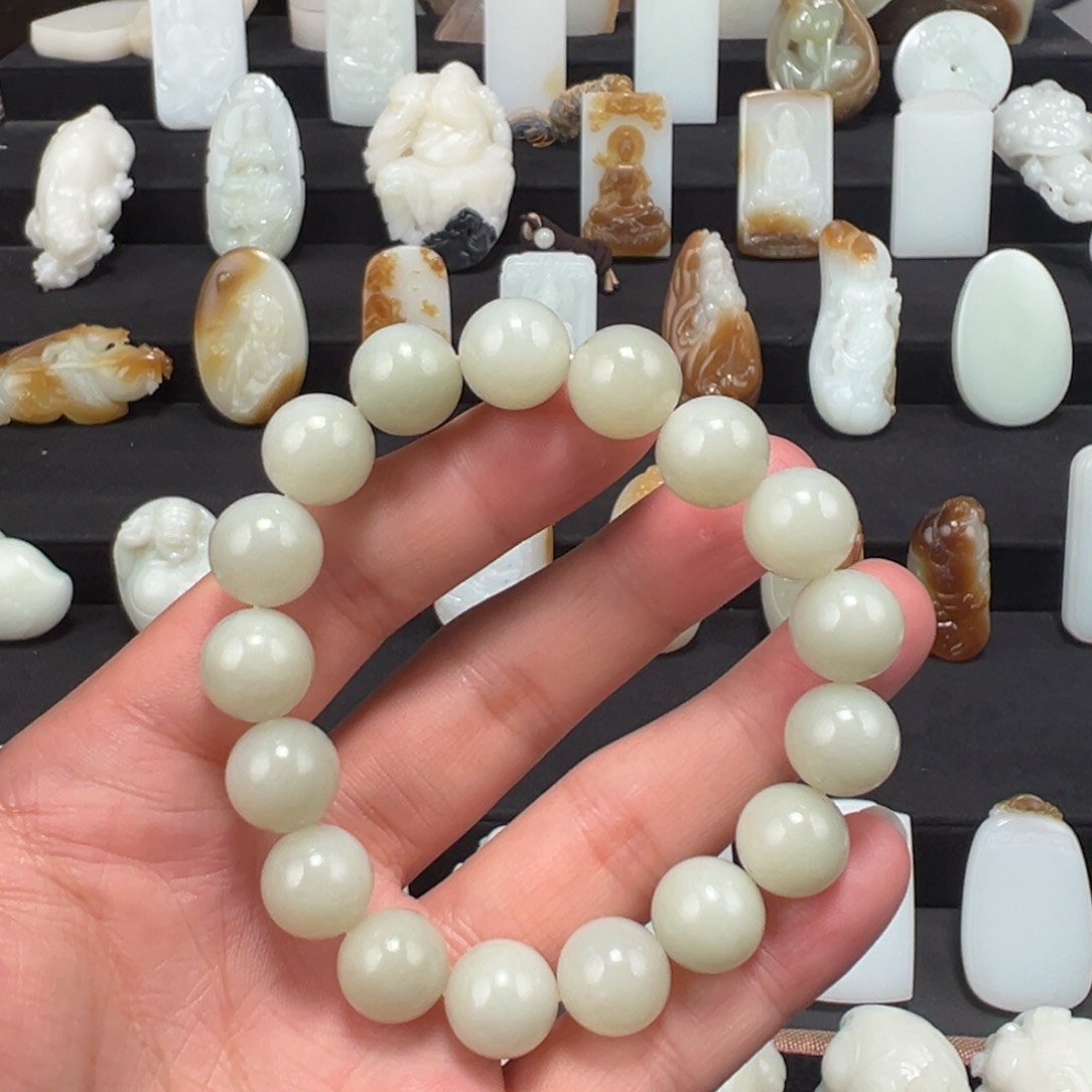 和田玉颈饰未镶嵌