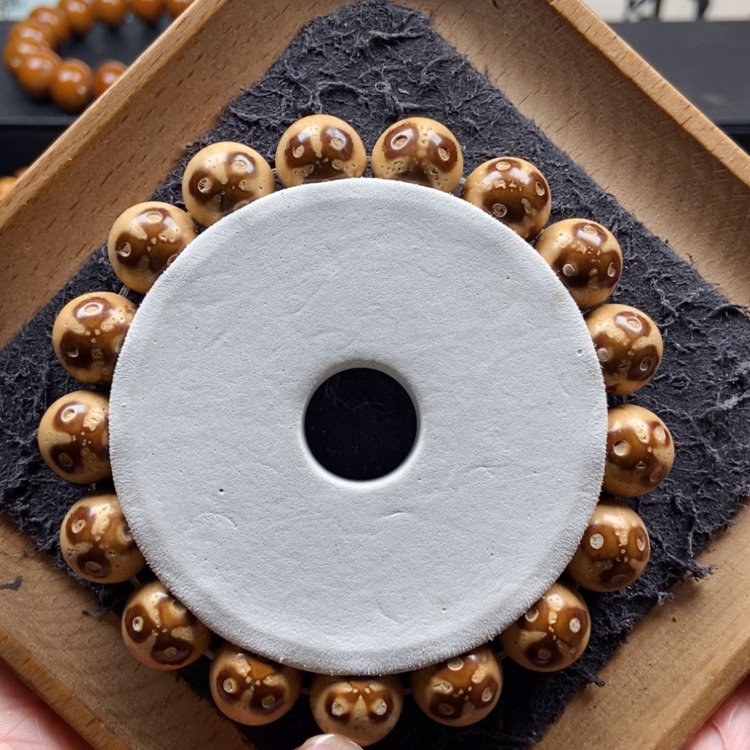 紫金鼠手串13.5mm花皮熊猫三花