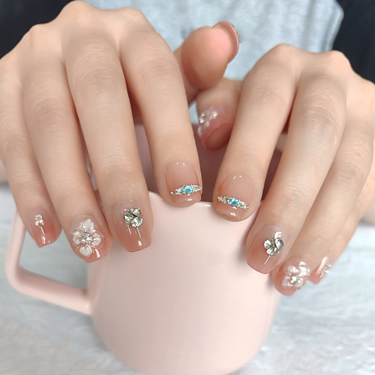 【花屿愿】纯手绘纯手工穿戴甲片爆闪钻裸色指甲贴