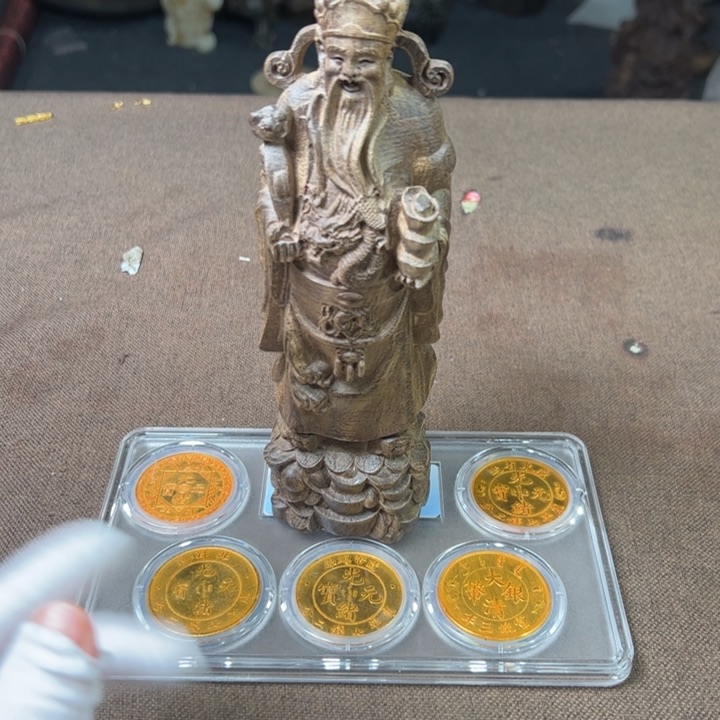 精品摆件工艺品等