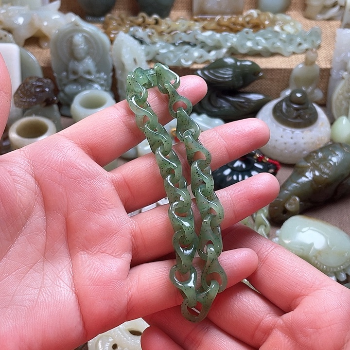 和田玉颈饰未镶嵌开***乐