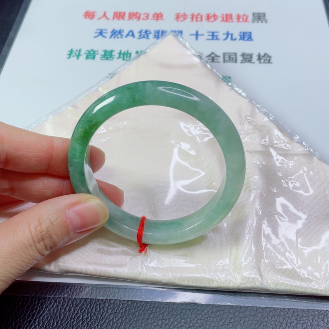 翡翠手镯未镶嵌李*姐天然