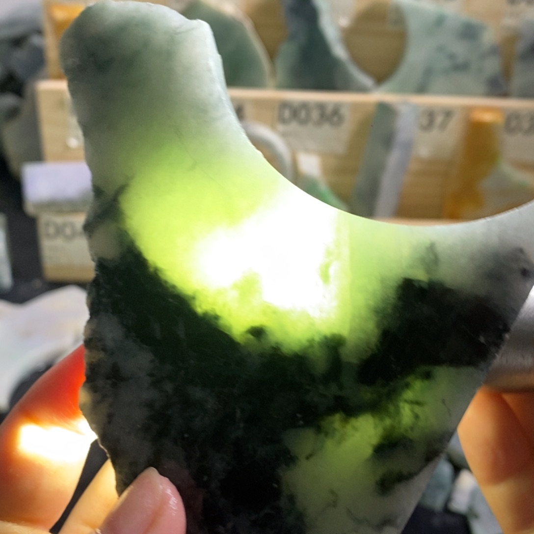 颈饰未镶嵌翡翠天然翡翠