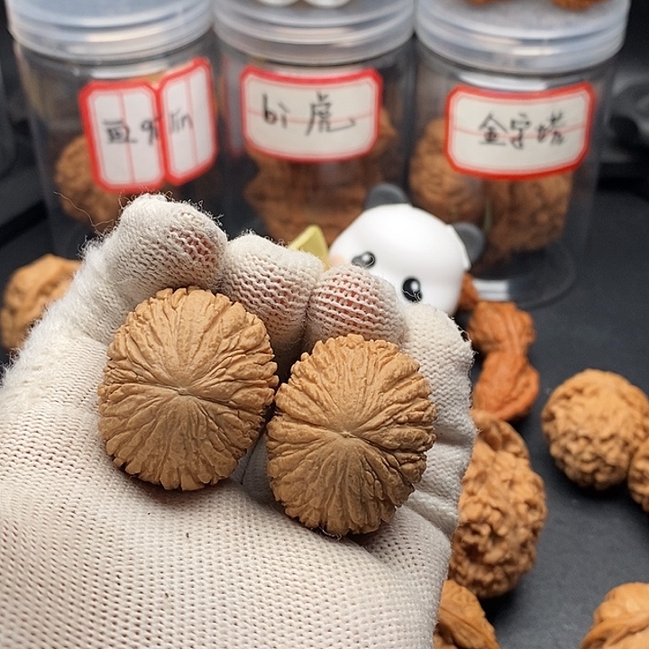 乐***爸文玩核桃把件猴头桃心