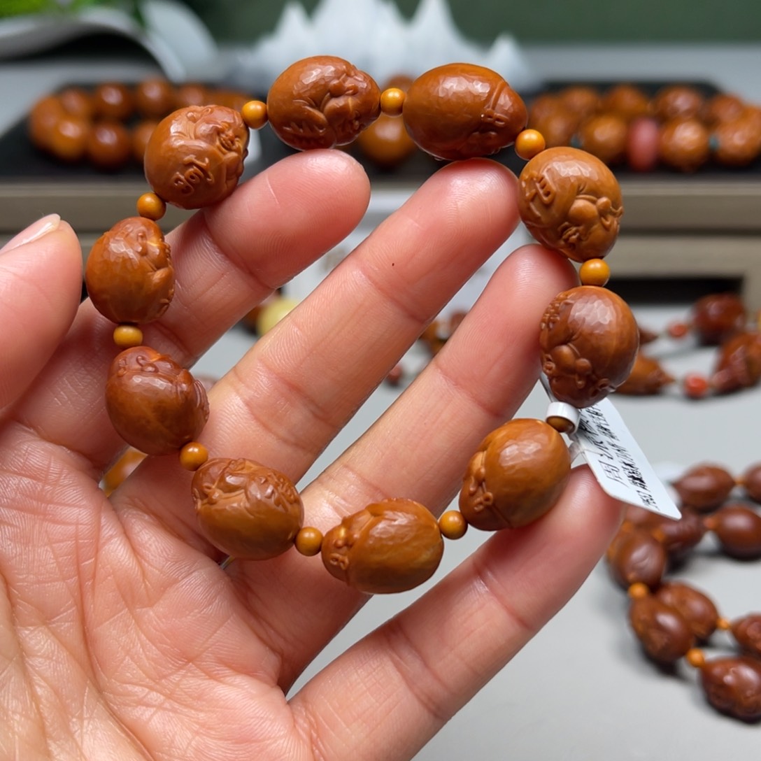 吊坠橄榄核一团和气