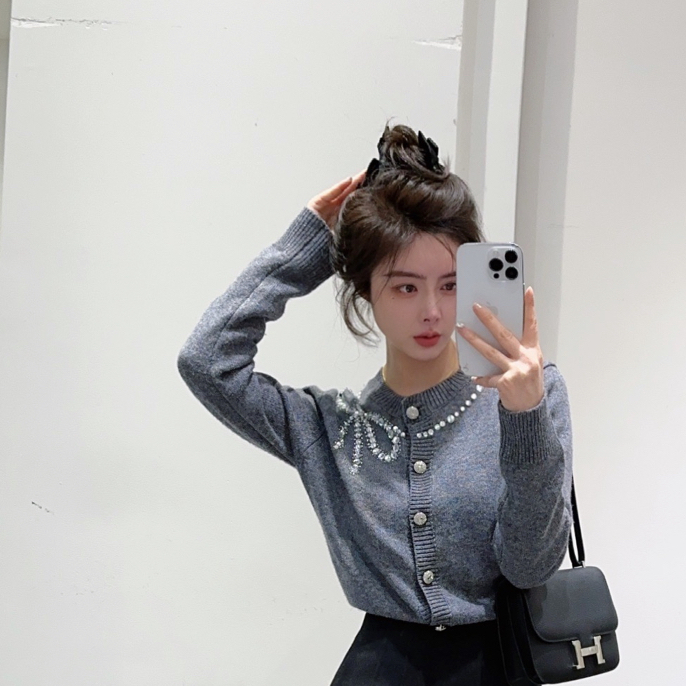韩系慵懒风蝴蝶结亮钻装饰针织开衫女秋冬时尚简约气质高级上衣
