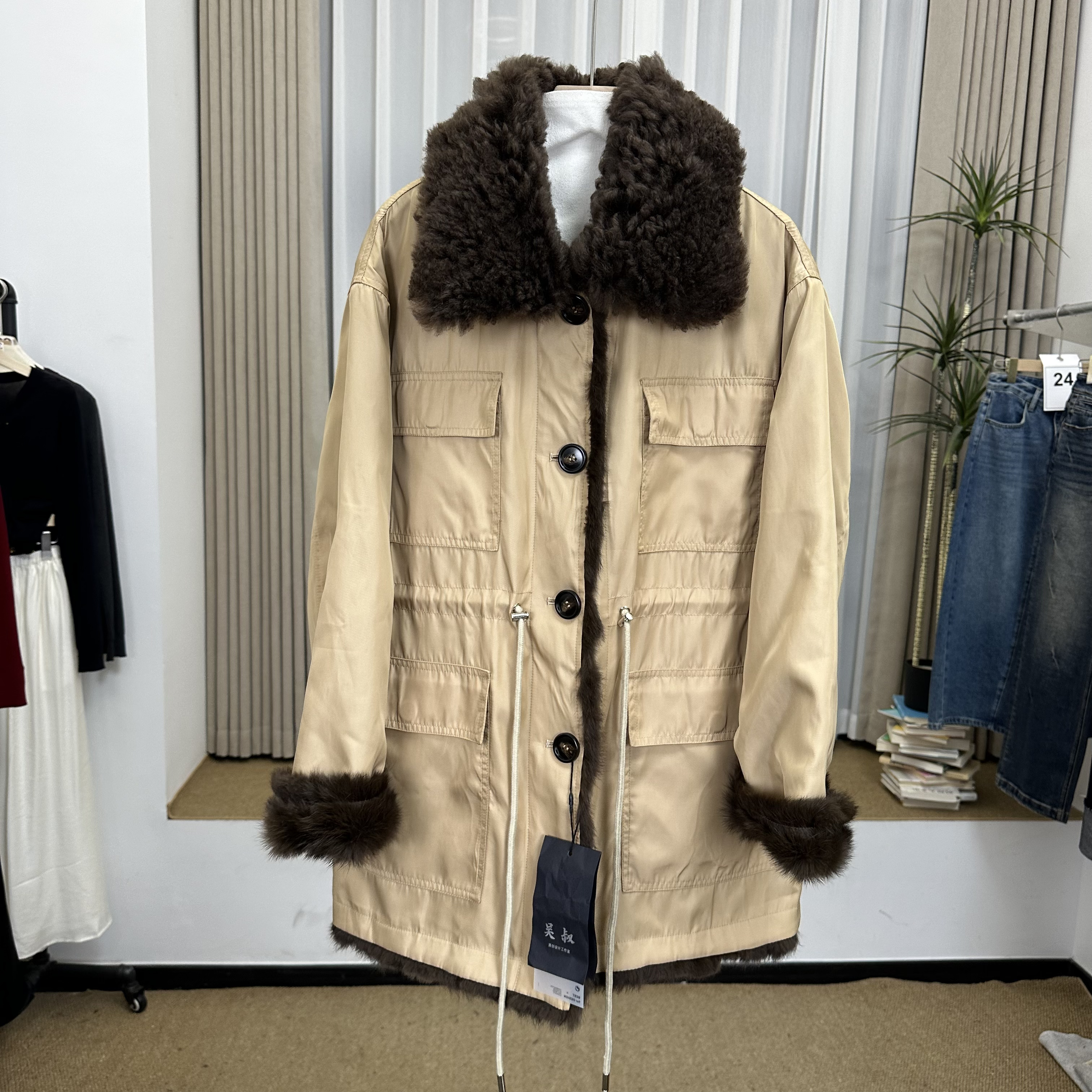 气质两面穿兔毛风衣