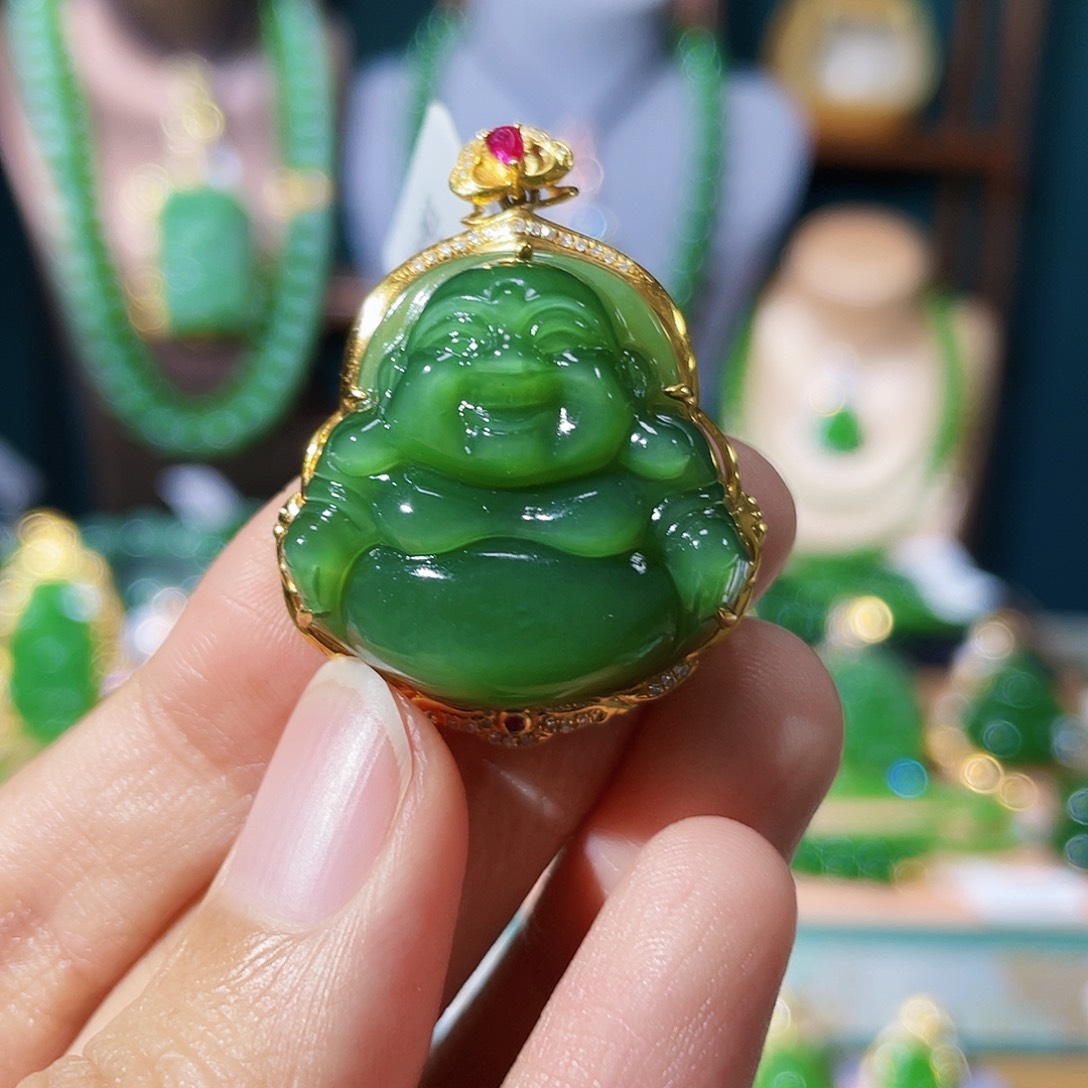 和田玉（碧玉）颈饰18K金镶嵌