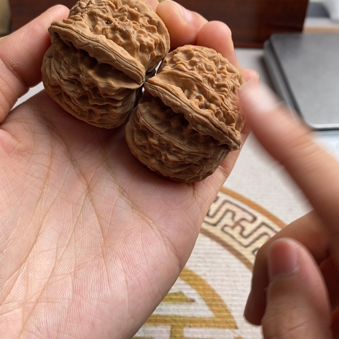 文玩核桃吊坠笑*疯白狮子