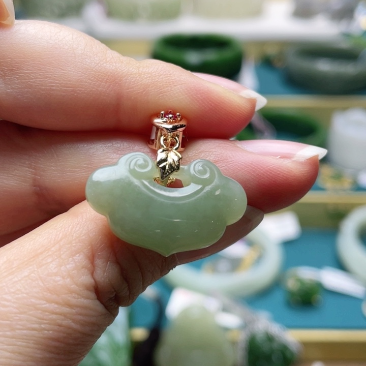 和田玉吊坠未镶嵌