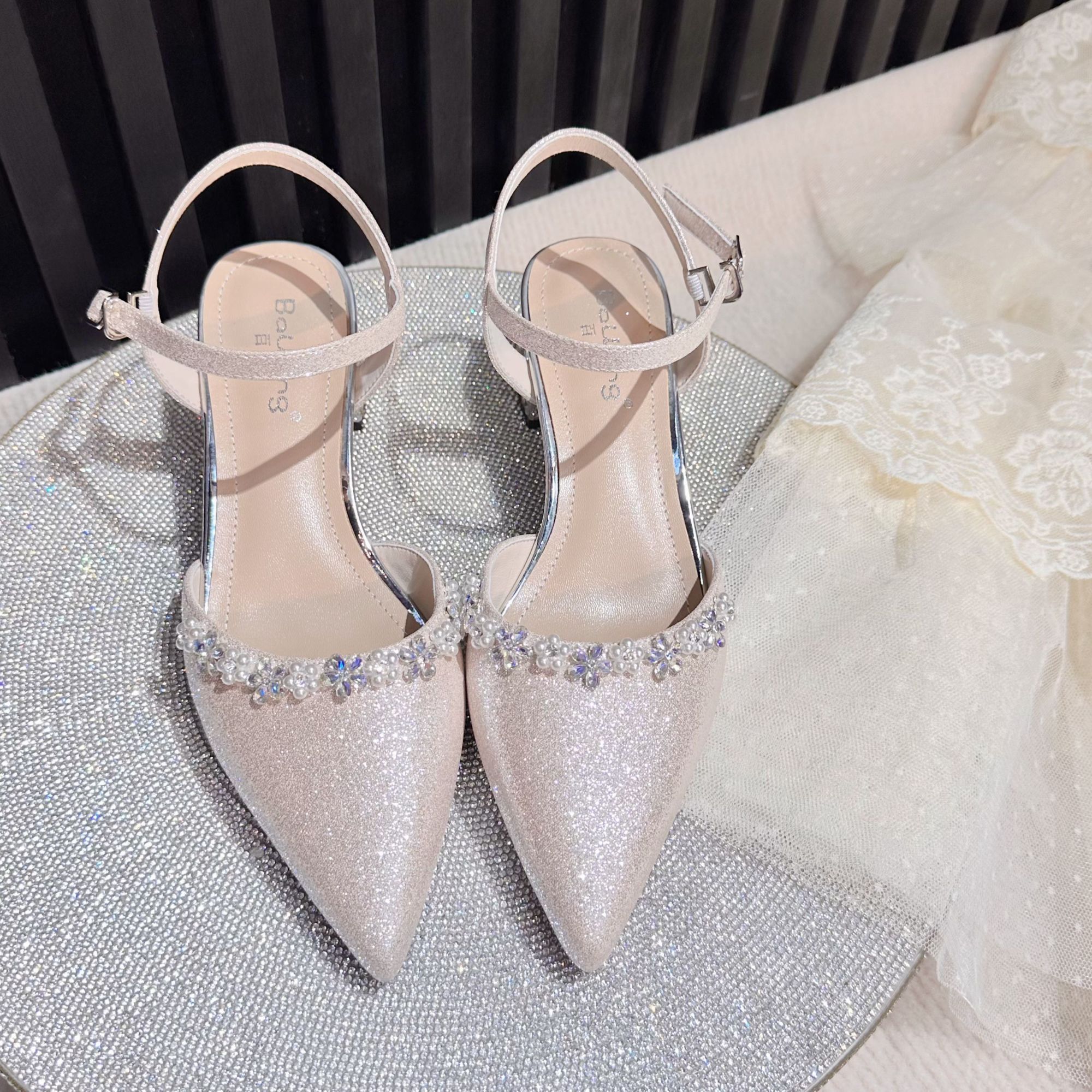 BaiLing/百翎2025春季新款包头时尚高跟水钻尖头中空单鞋法式