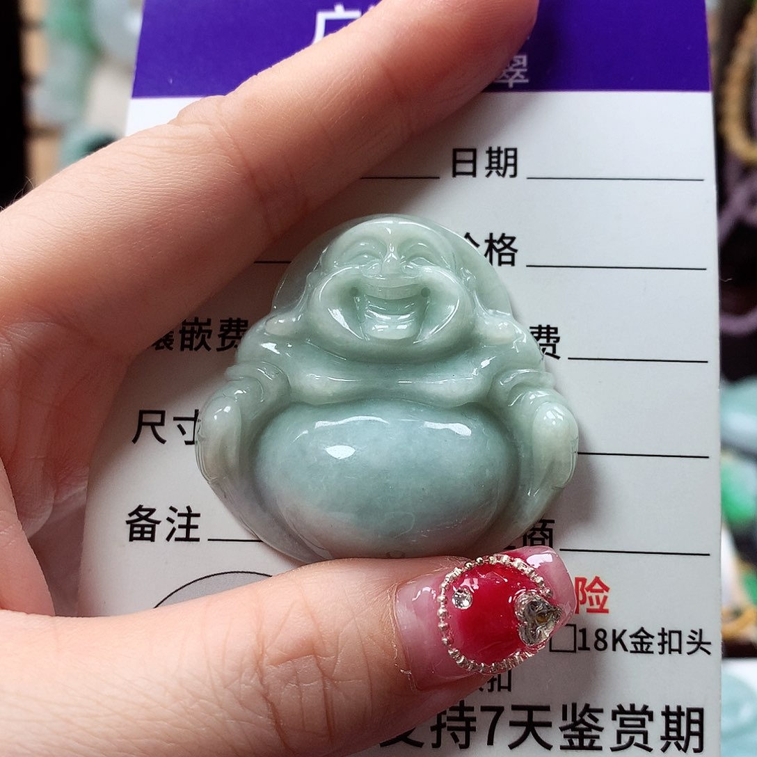 翡翠颈饰未镶嵌佛公